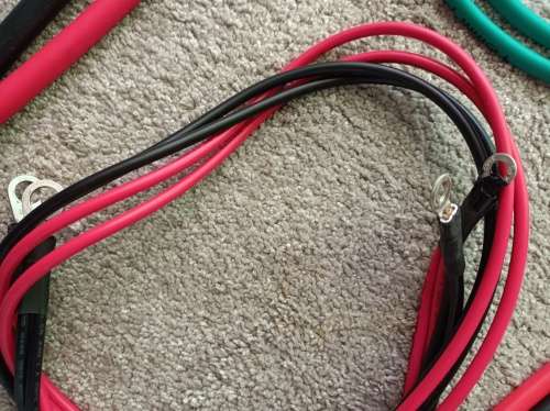 Lots of DC battery cables for inverters / solar / UPS connections | Cost over R1000 new