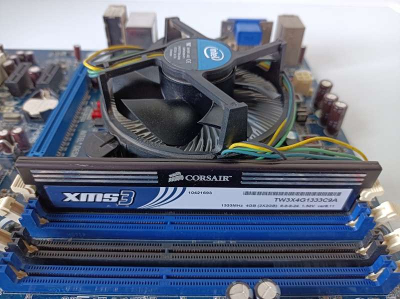 Cooler Master Elite | Intel i3 | Windows 10 activated