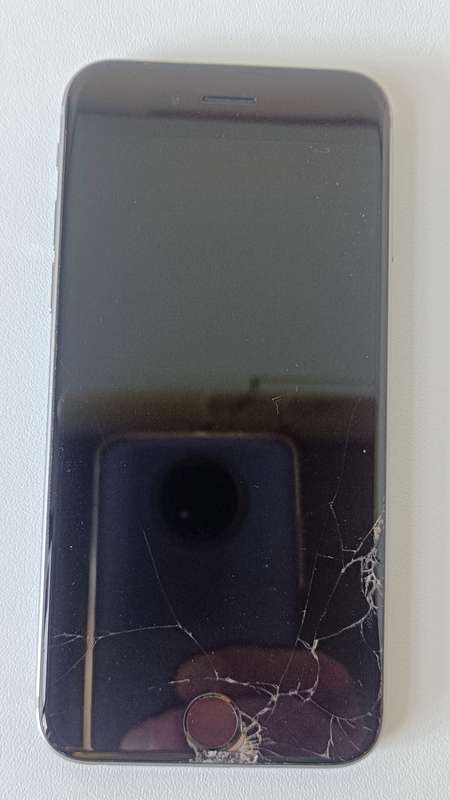 iPhone 6s | Model A1688 | Screen cracked | Untested