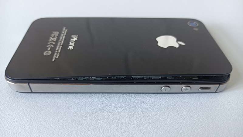 iPhone 4s | Model A1387 | Battery swollen | Rear cover coming off | Untested