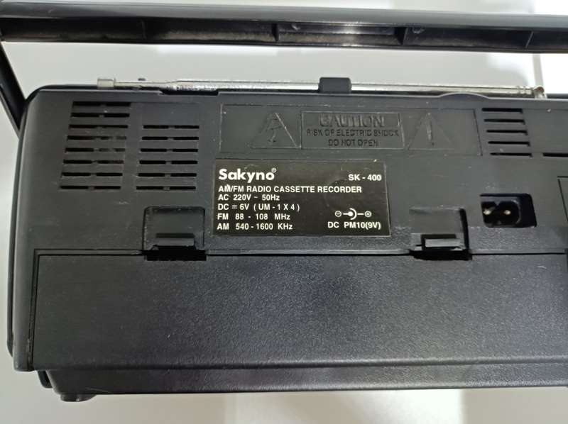 Sakyno SK-400 radio cassette recorder