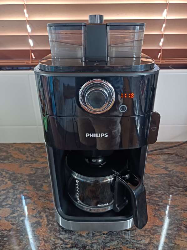 Philips Grind and Brew coffee machine HD7762