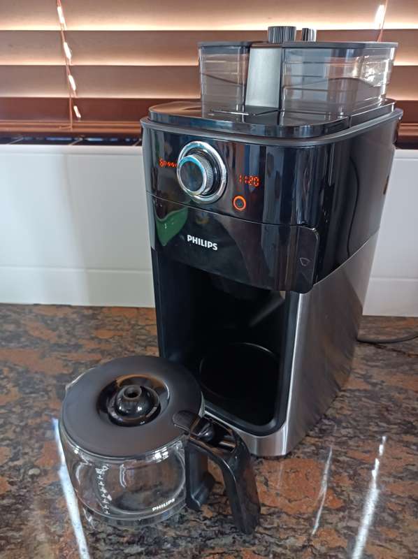 Philips Grind and Brew coffee machine HD7762