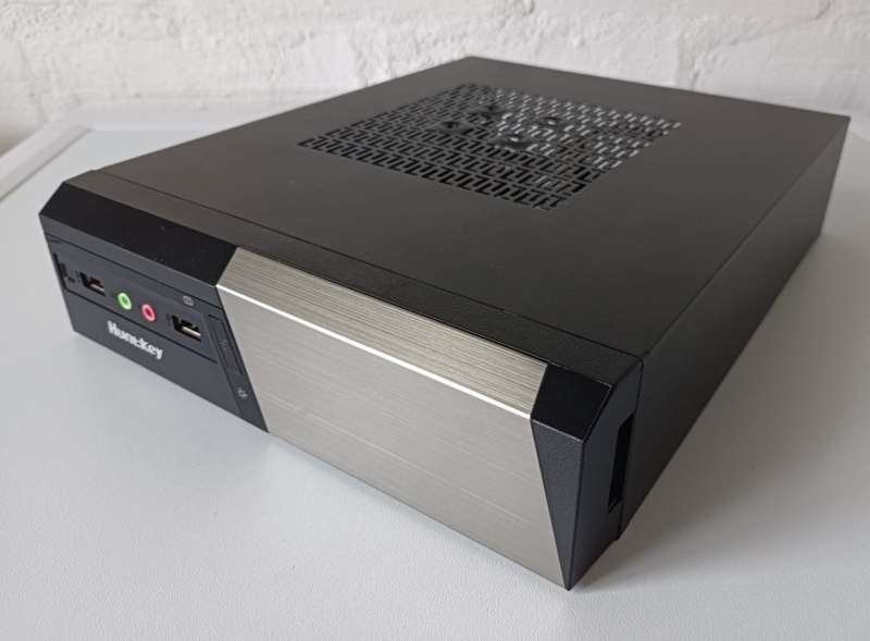 Huntkey H702 ITX Case with 60W power supply | Open box special