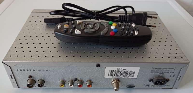 DStv Decoder DSD 990 with remote