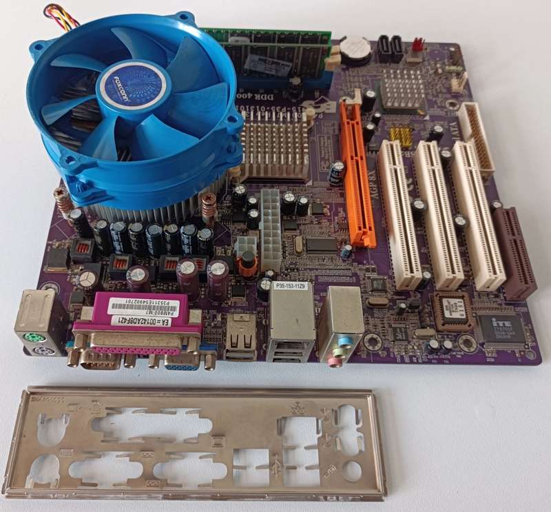 ECS motherboard + Pentium D 945 (2C/2T 3.4GHz) + RAM + Seagate HDD