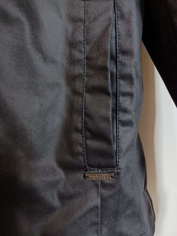 Truworths Man rain jacket in size XL. Double breasted, removeable hood