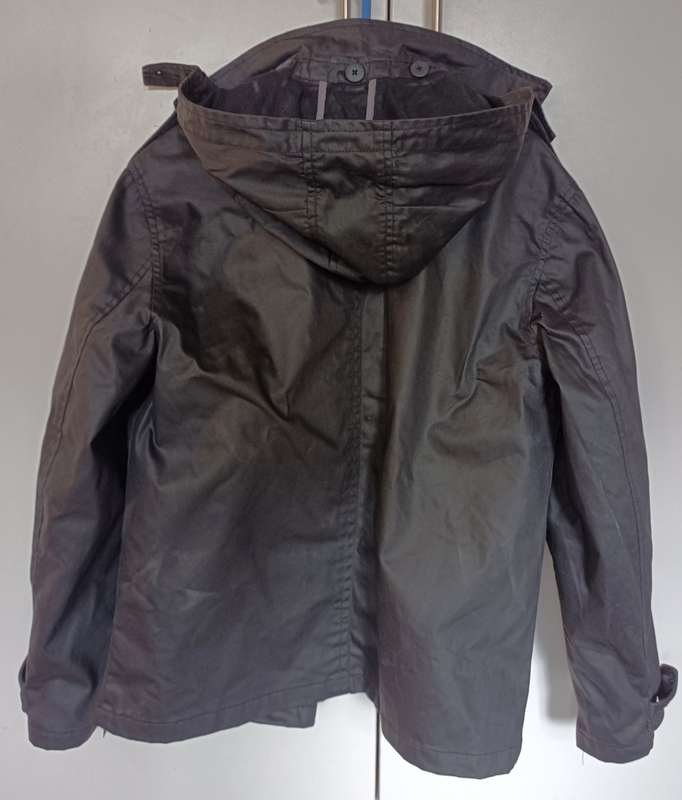 Truworths Man rain jacket in size XL. Double breasted, removeable hood