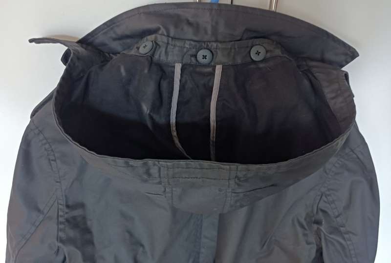 Truworths Man rain jacket in size XL. Double breasted, removeable hood