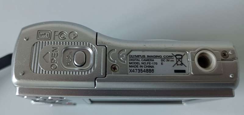 Olympus FE-170 | 6 megapixel | 3x optical zoom | 6.4cm screen | 512mb xD memory card