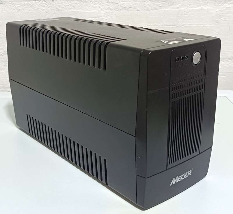 Mecer 2000VA 1200W UPS with SA plugs