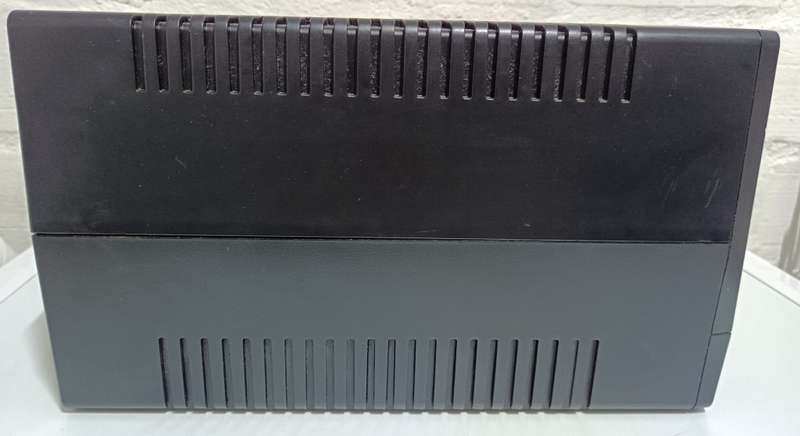 Mecer 2000VA 1200W UPS with SA plugs