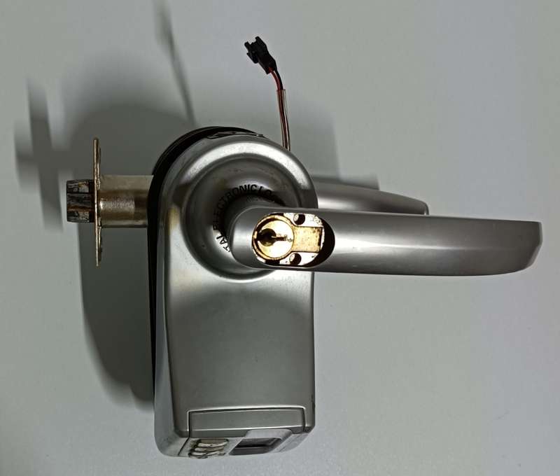 Electronic door lock with fingerprint reader