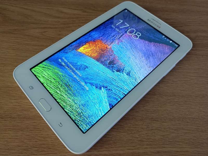 Samsung Galaxy Tablet 3 Lite | 7" WSVGA | 3.75G HSPA+ | In box like new