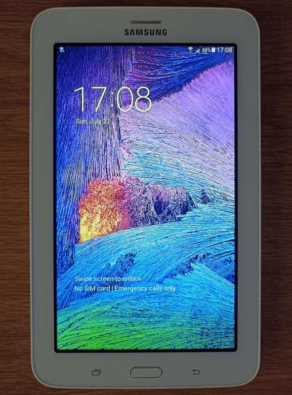 Samsung Galaxy Tablet 3 Lite | 7" WSVGA | 3.75G HSPA+ | In box like new