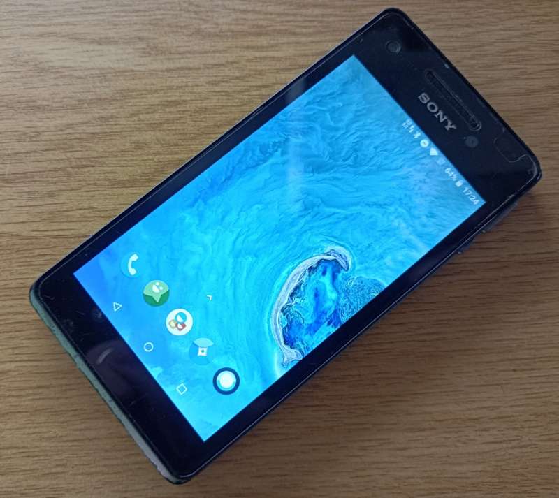 Sony Xperia V | 4G LTE | BRAVIA LED screen | Android 8.1 LineageOS | 13MP / FHD camera | In box