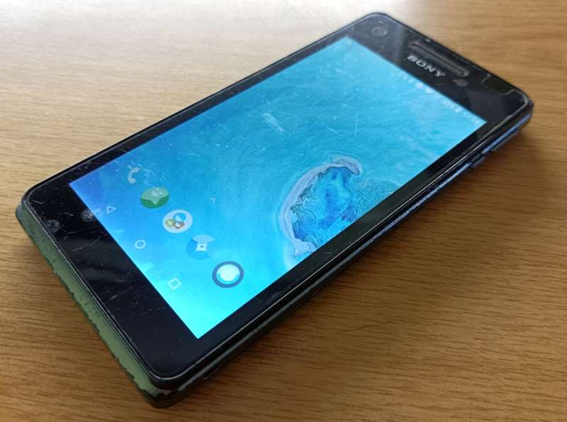 Sony Xperia V | 4G LTE | BRAVIA LED screen | Android 8.1 LineageOS | 13MP / FHD camera | In box