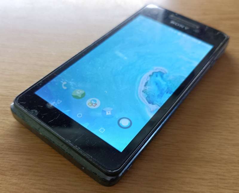 Sony Xperia V | 4G LTE | BRAVIA LED screen | Android 8.1 LineageOS | 13MP / FHD camera | In box