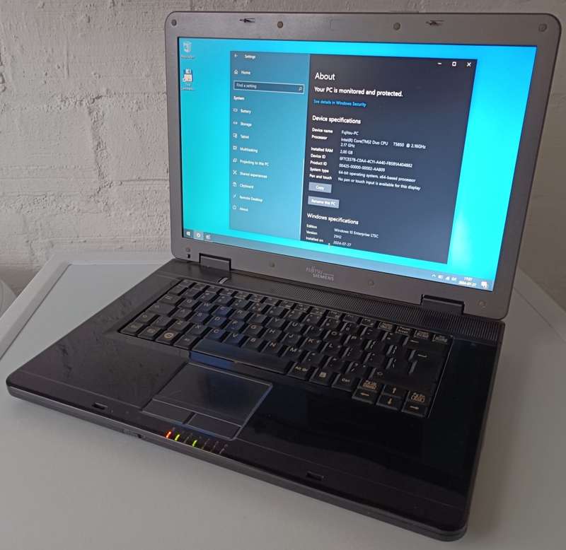 Fujitsu Siemens 15.4" Laptop | Windows 10 | Intel T5850 | 2GB RAM | 320GB HDD | Gigabit LAN