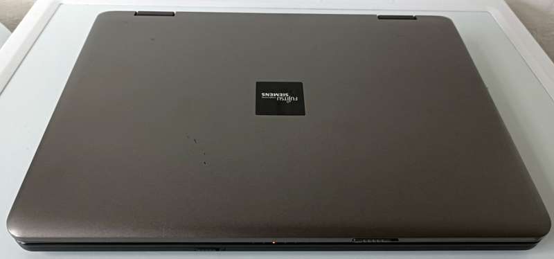 Fujitsu Siemens 15.4" Laptop | Windows 10 | Intel T5850 | 2GB RAM | 320GB HDD | Gigabit LAN