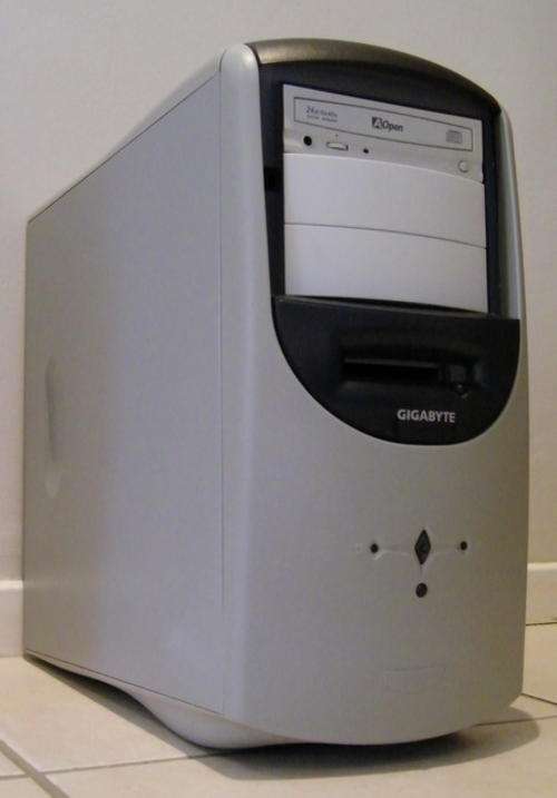 Pentium III 733Mhz PC | 256MB RAM | 40GB HDD | CD-ROM
