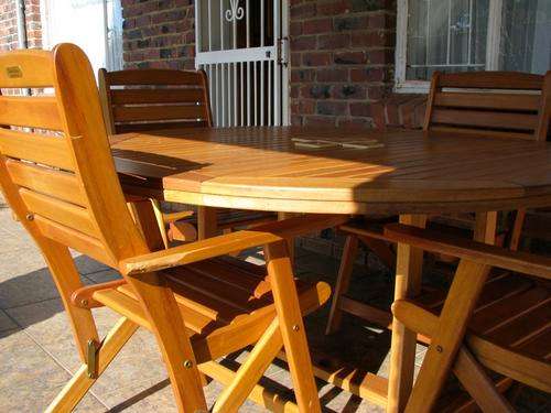 Wood@ease Caprivi 6 Seater Round Table and 4 chairs