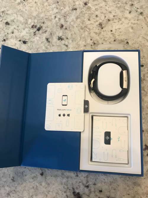 FITBIT CHARGE 2 IN BOX