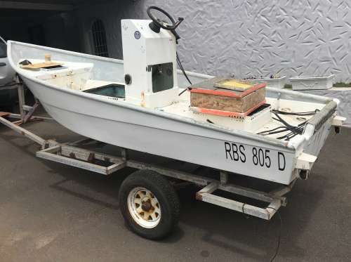 ski vee fishing boat