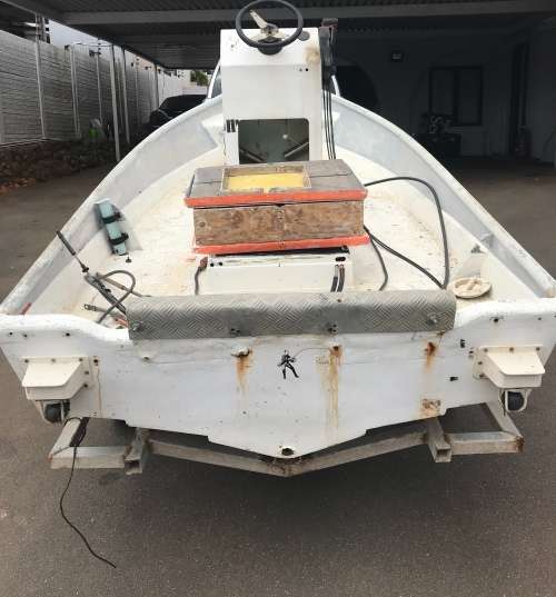 ski vee fishing boat