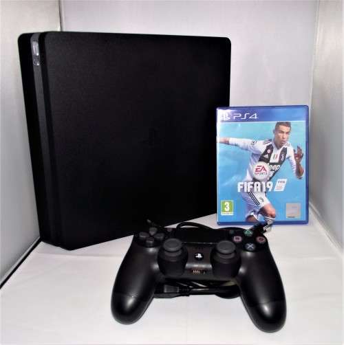 SONY PLAYSTATION 4 500GIG FIFA 2019 1 REMOTE
