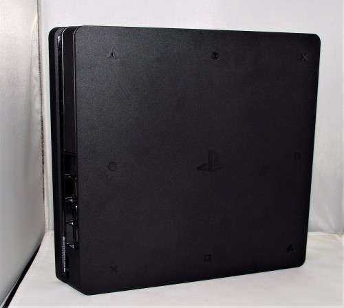 SONY PLAYSTATION 4 500GIG FIFA 2019 1 REMOTE