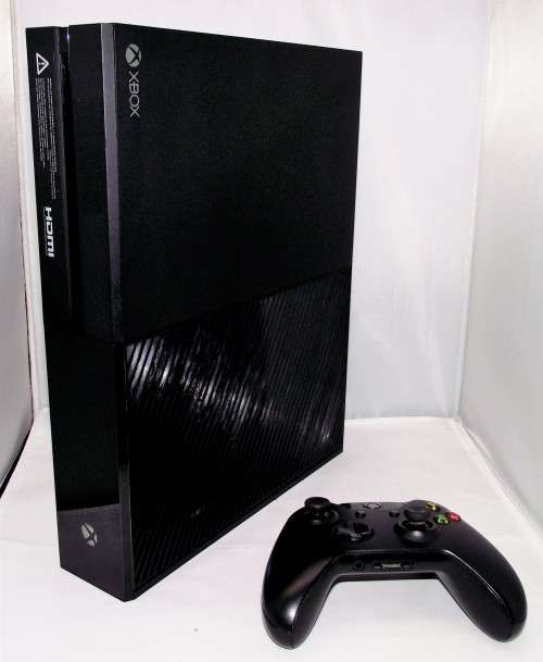 XBOX ONE +  REMOTE
