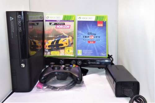 XBOX 360 + REMOTE AND TWO GAMES