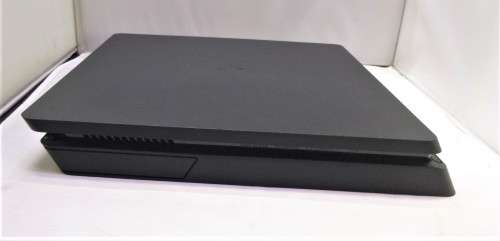 SONY PS4 IN BOX