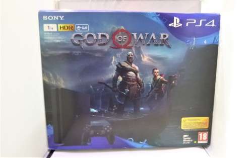 SONY PS4 IN BOX