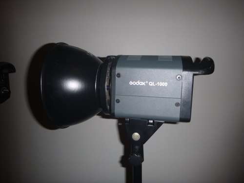 GODEX QL 1000 LIGHTING + 2 TRIPOD + 2 UMBRELLAS