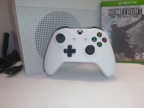 XBOX ONE S + REMOTE AND GAME