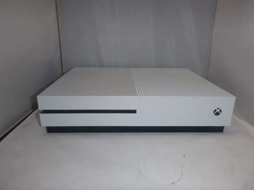 XBOX ONE S + REMOTE AND GAME