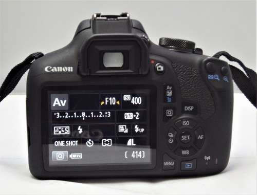 CANON EOS 2000D