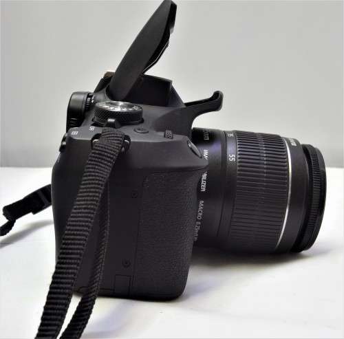 CANON EOS 2000D