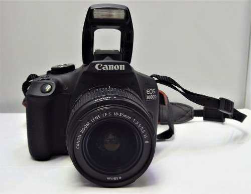 CANON EOS 2000D