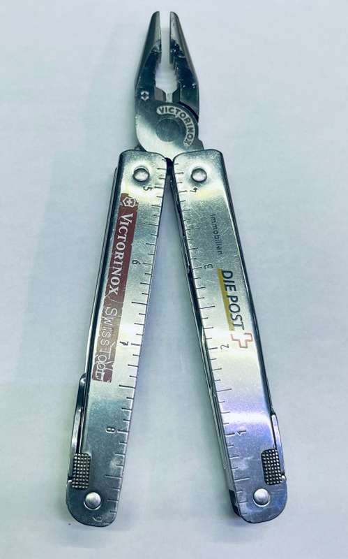 VICTORINOX MULTITOOL
