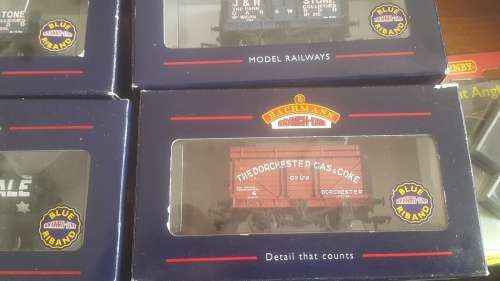 Five Bachman HO Freight cars  mint box