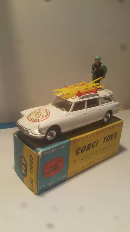 Corgi reproduction boxes