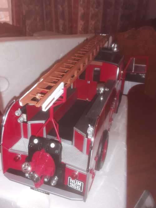 Dennis Fire Engin