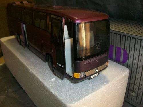 NZG 1.43 Mercedes bus