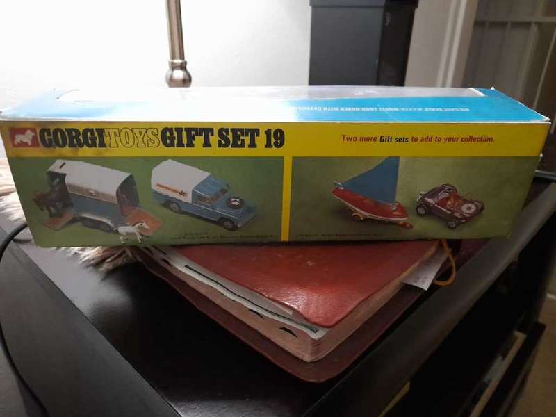 CORGI  reproduction window box gift set 19 with plinth  for sale