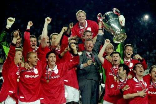 98-99 Manchester United Home Champions League Red Jersey - Large (Retro)