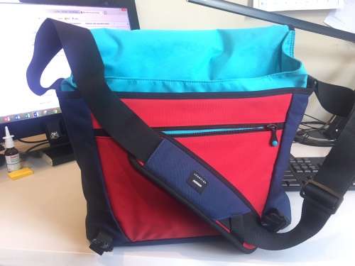 High quality new Crumpler (Australian Brand) laptop shoulder bag