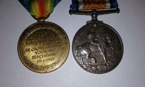 *READ DESCRIPTION *  4 SAI (SA SCOTTISH ) WWI  MEDALS & ACCOUTREMENTS DATED 1918.